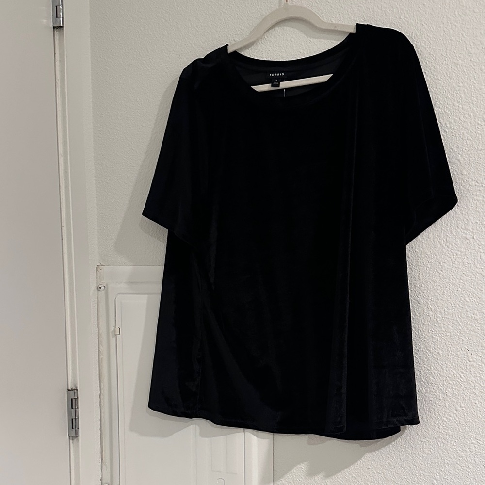 Torrid Black Short Sleeve Velvet Top